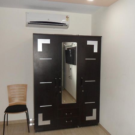 Hotel Rajdeep Inn Ahmedabad Exterior photo