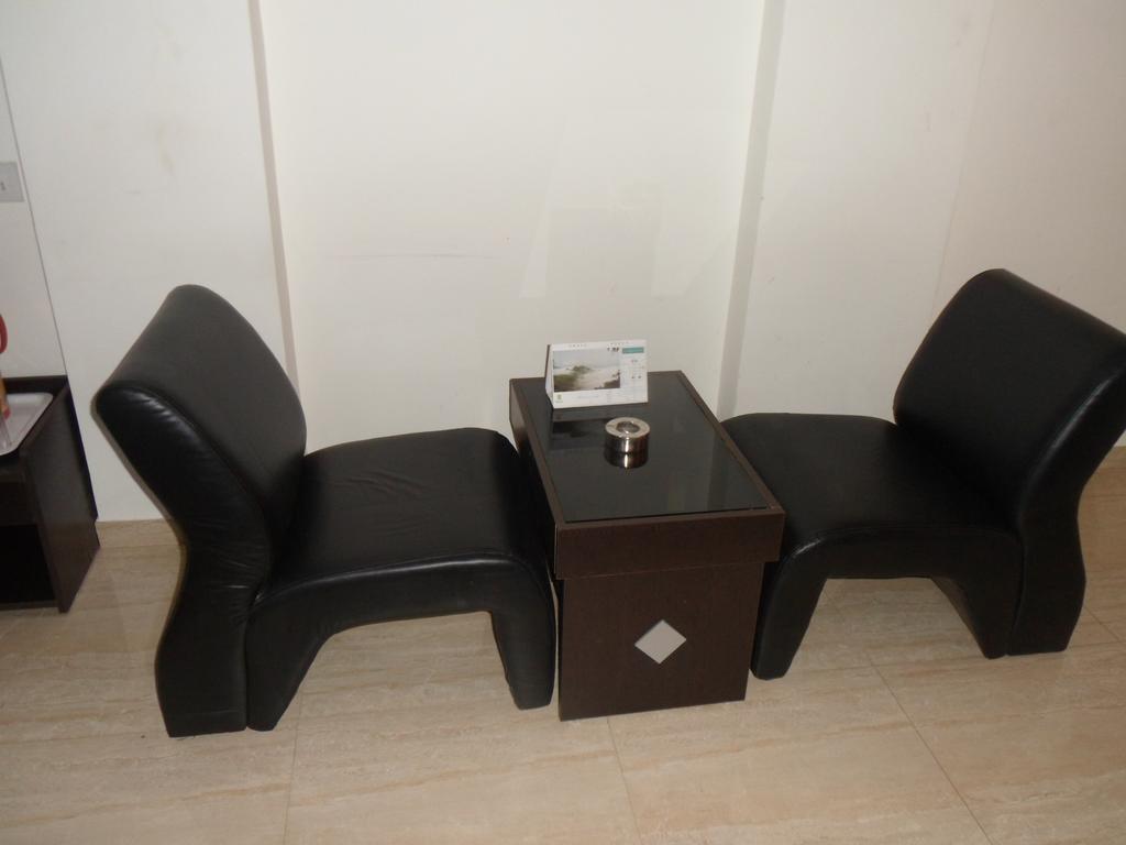 Hotel Rajdeep Inn Ahmedabad Exterior photo