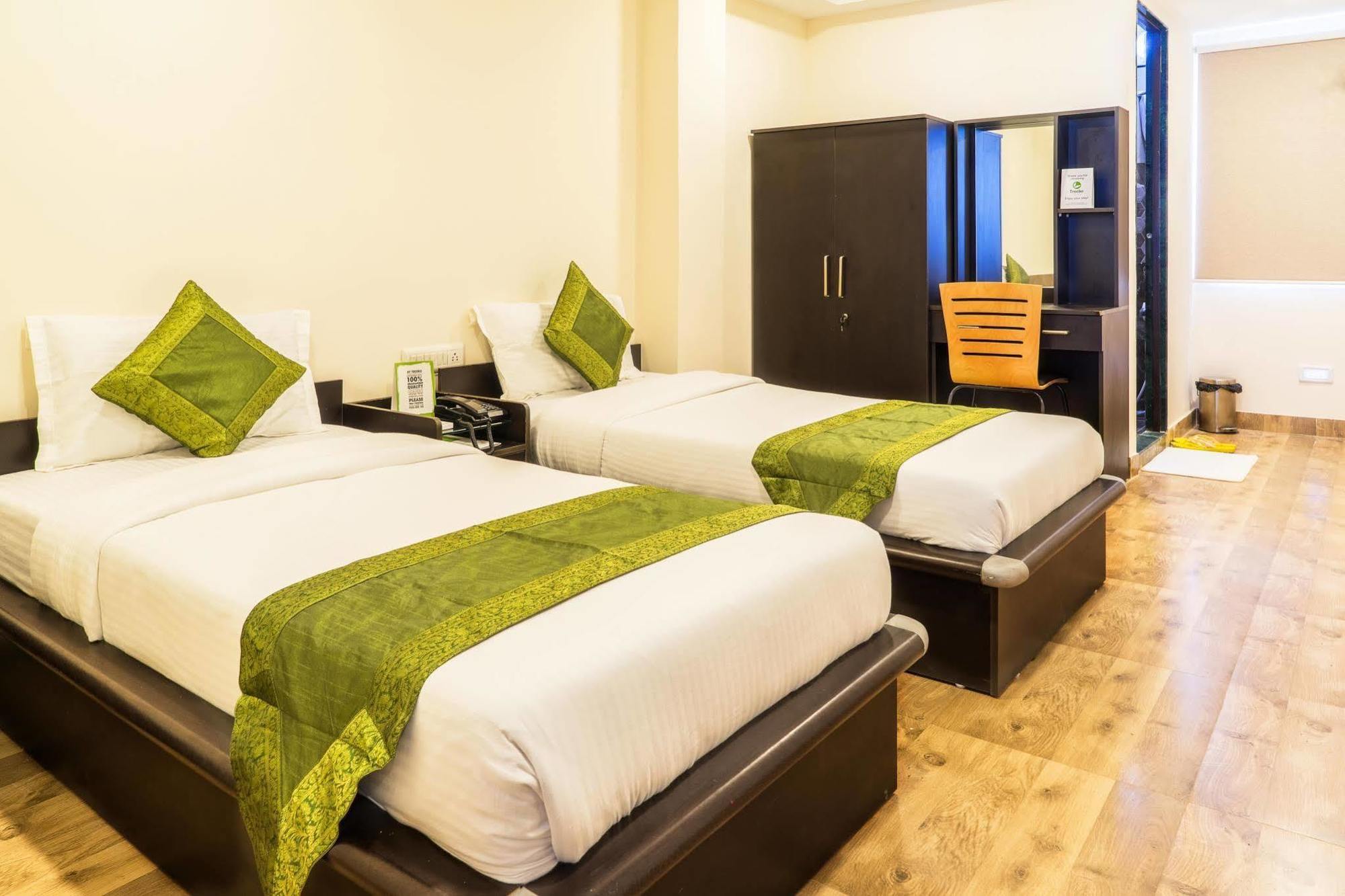 Hotel Rajdeep Inn Ahmedabad Exterior photo